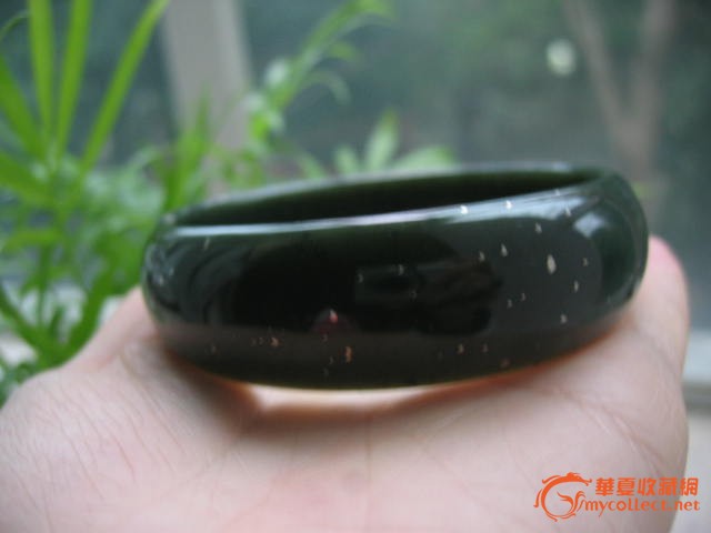 华夏古玩城 玉石 和田 > 【冰清玉缘】宽版墨碧玉(带金点)手镯