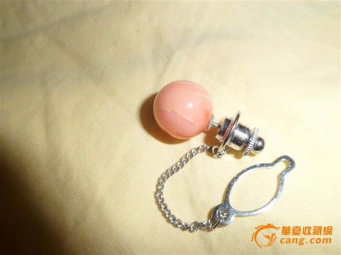 台湾海峡孩儿面红珊瑚领带夹，不议价_台湾海峡孩儿面红珊瑚领带夹，不议价价格_买卖_交易_行情_拍卖_台湾海峡孩儿面红珊瑚领带夹，不议价图片_其它_华夏古玩城_华夏收藏网 cang.com