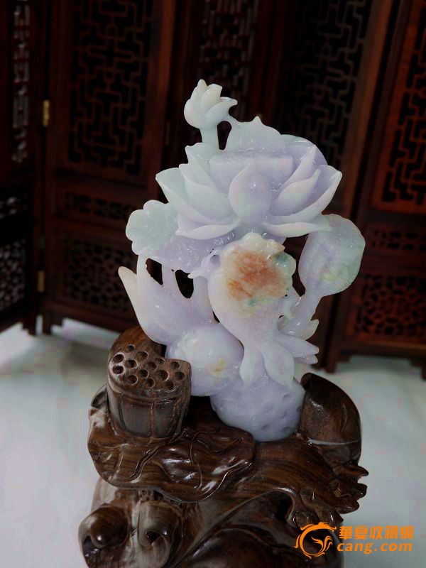 糯种紫罗兰三彩料翡翠小摆件——连年有余(带证书)