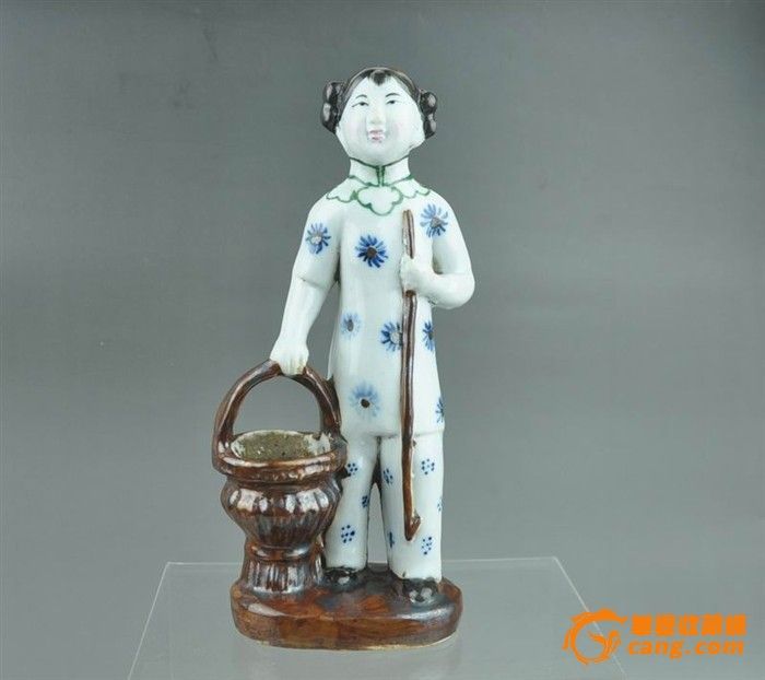 醴陵瓷提桶小侍女摆件_醴陵瓷提桶小侍女摆件价格_买卖_交易_行情_拍卖_醴陵瓷提桶小侍女摆件图片_明清_华夏古玩城_华夏收藏网 cang.com