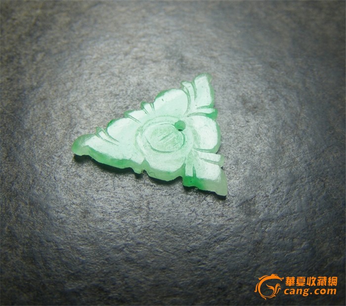 老坑满正阳绿翡翠打洼工三角形花卉饰物