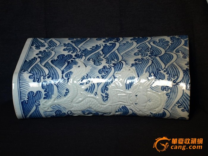 明青花海水 龙纹瓷枕