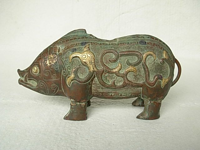 夔凤纹涂金铜猪