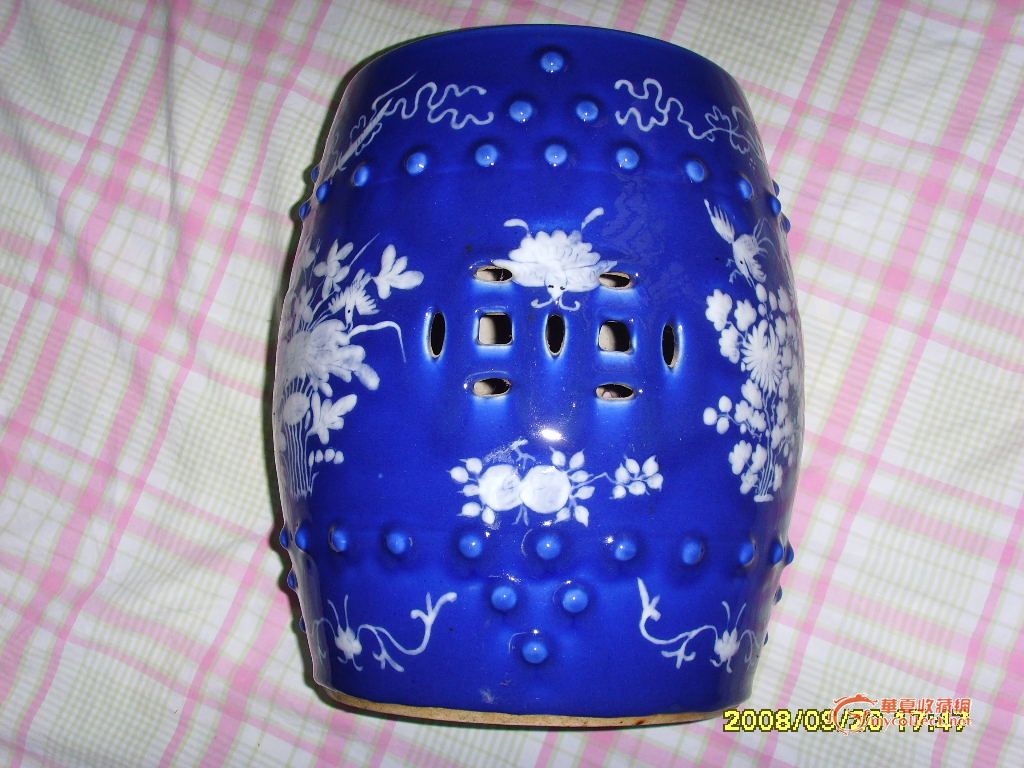 祭兰白花瓷鼓凳-图1