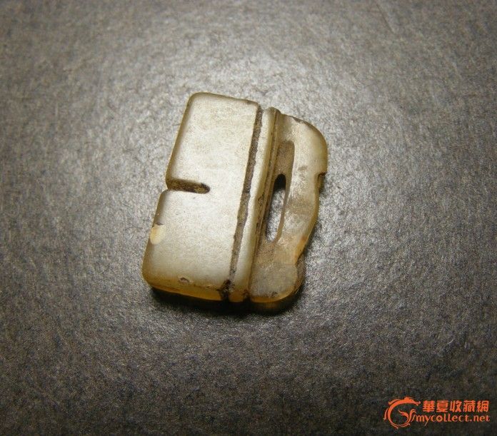 完整的明代.老山黄岫玉带沁双权小方玉锁(辟邪之物)
