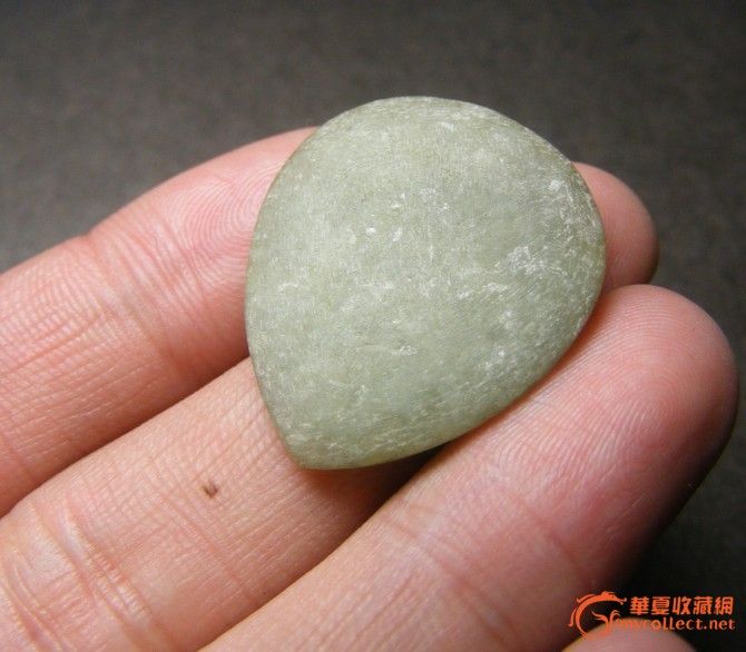 出土的清代.老坑绿种翡翠带沁镶嵌小带板桃心(特价)