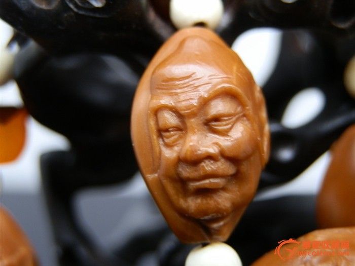 【典藏】三藏核雕极品之微型铁檀核十八罗汉