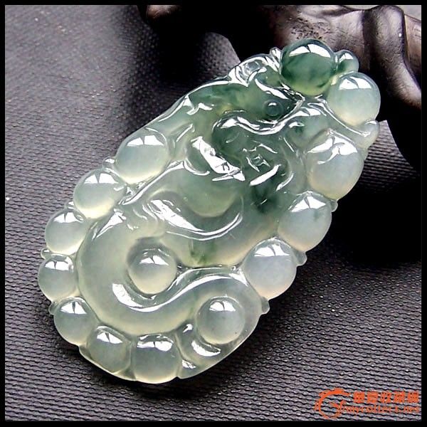 【晶晶】冰种荧光飘花【祥龙戏珠】翡翠挂件