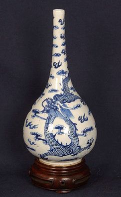 清朝 龙凤图 青花瓶 内府款