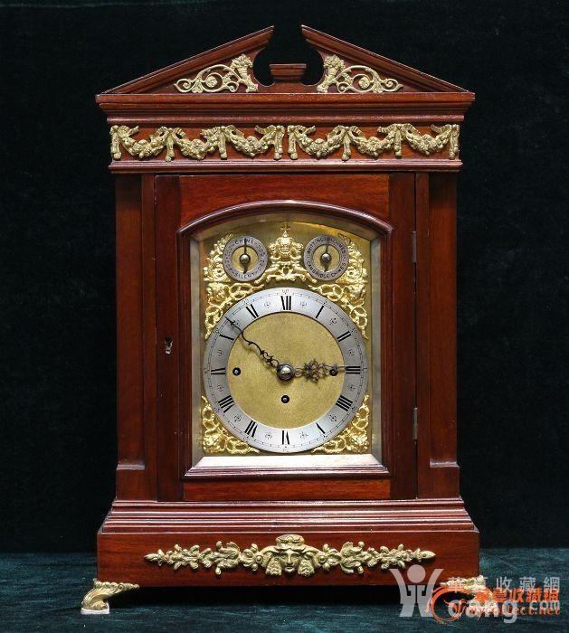 一款硕大的三套芝麻链古董钟.