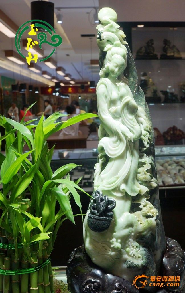 南阳翡翠独山玉摆件 绿白料顶级独山玉仙女仕女摆件