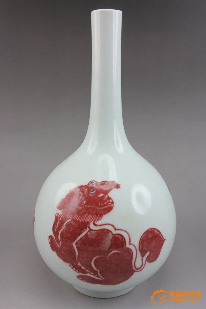 清-矾红加彩瑞兽细颈瓶(clh140321-12)
